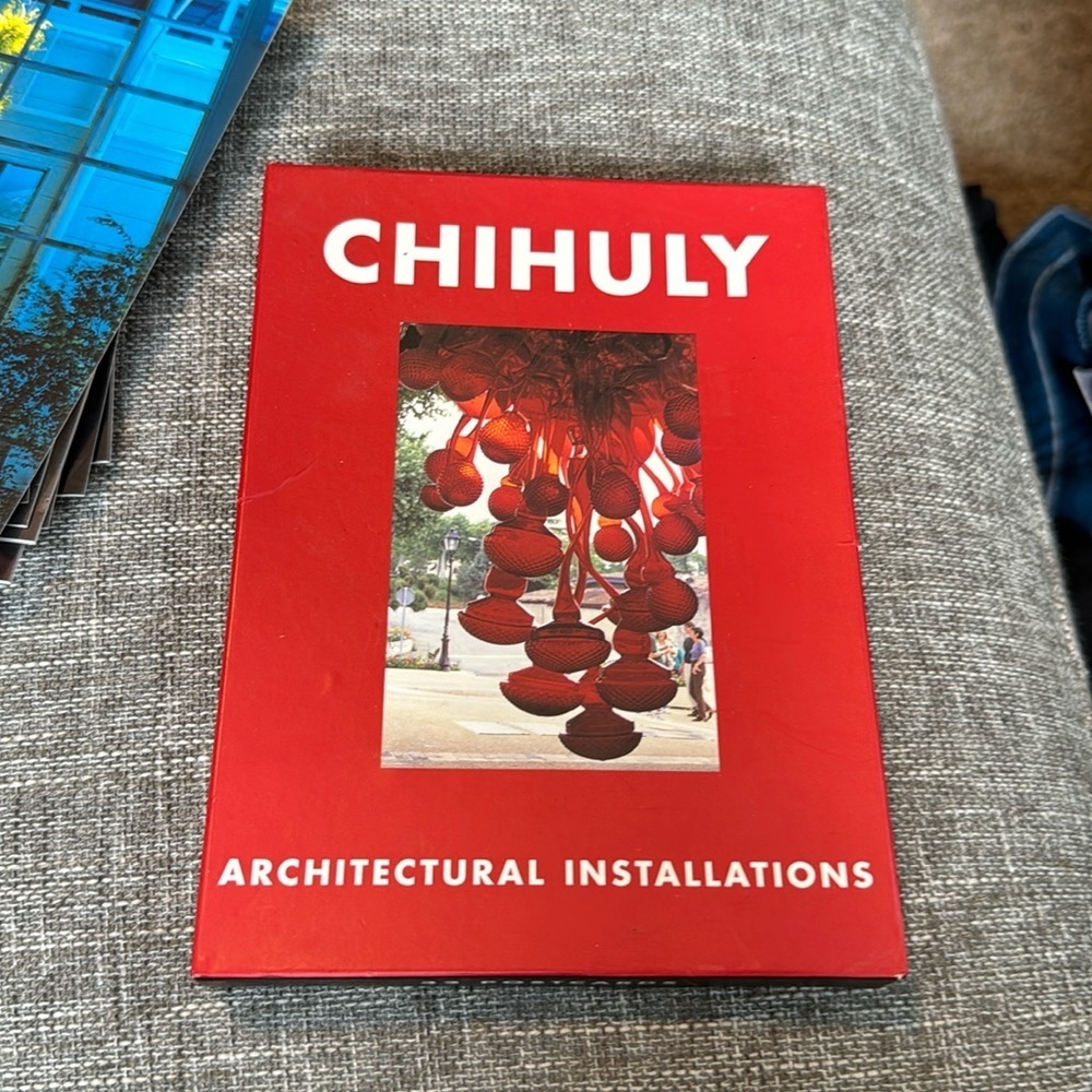 CHIHULY - ARCHITECTURAL INSTALLATIONS - 32 POSTCARDS - PORTLAND PRESSCHI…